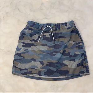 Old Navy active tennis skirt. Sz L(10-12)